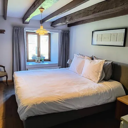 La Belle Histoire Bed & Breakfast
