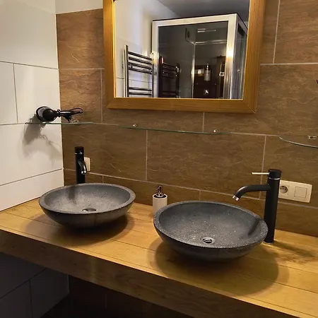 Alojamento de Acomodação e Pequeno-almoço La Belle Histoire 3*